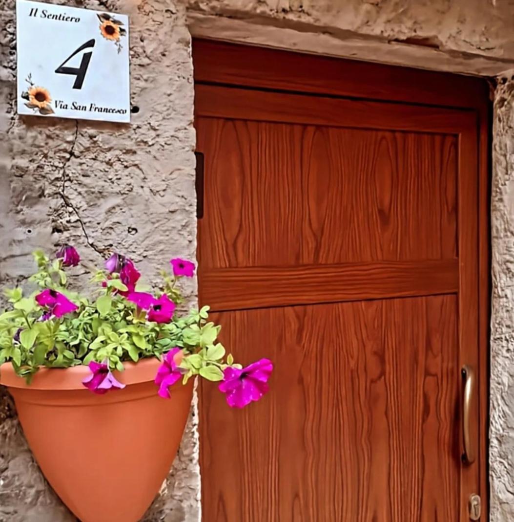 Apartamento Il Sentiero Poggio Bustone Exterior foto